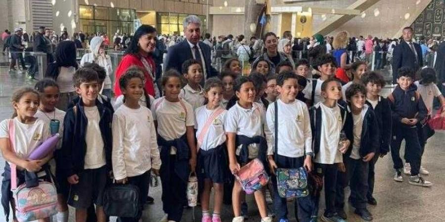 وزير السياحة والآثار يقوم بجولة بالمتحف المصري الكبير لمتابعة حركة الزائرين - الأول نيوز