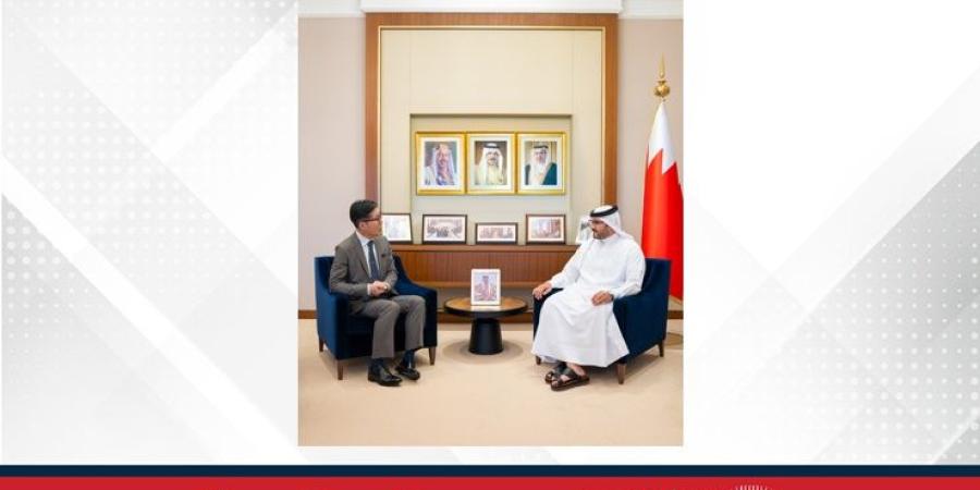 سمو وزير ديوان رئيس مجلس الوزراء رئيس الهيئة العليا لنادي راشد للفروسية وسباق الخيل يلتقي مستشار جمعية سباقات الخيل اليابانية - الأول نيوز