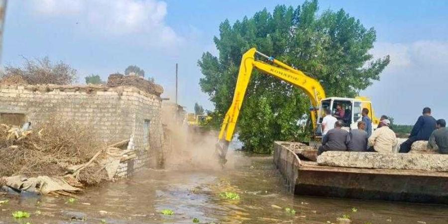 وزير الرى: استمرار التعدى على أراضى طرح النهر يهدد وصول المياه لمواطنى الدلتا - الأول نيوز