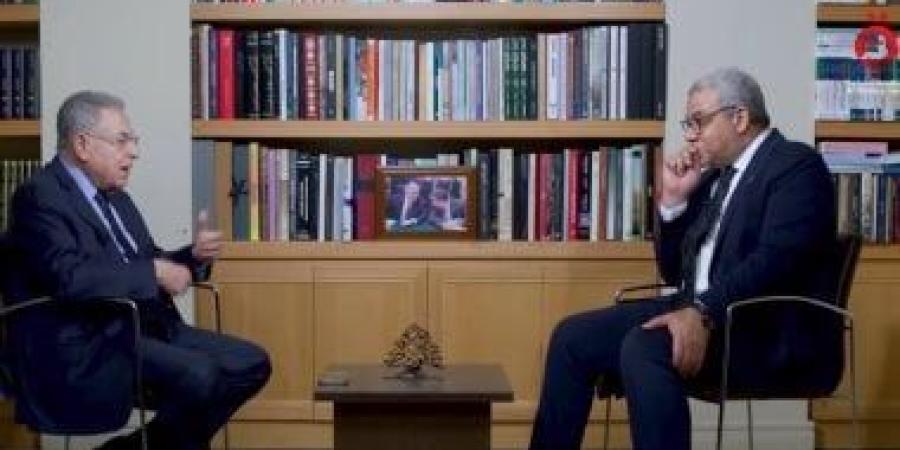 السنيورة يكشف تفاصيل تفكيك شبكة الاتصالات التابعة لحزب الله في مطار بيروت - الأول نيوز