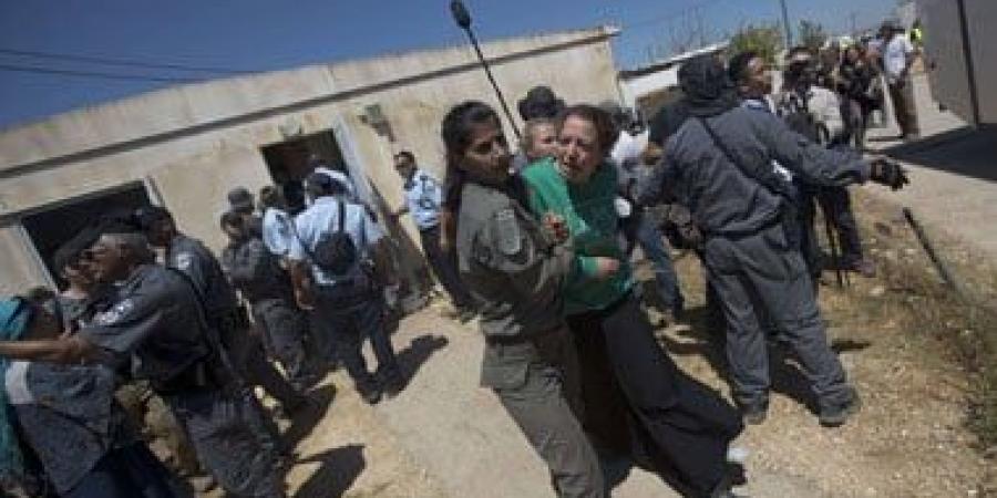 إصابة مستوطنة إسرائيلية فى عملية دهس قرب كريات أربع بمدينة الخليل - الأول نيوز