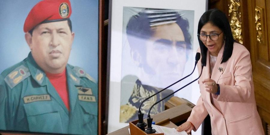 فنزويلا المحاصرة أمريكياً تخفض ميزانية العام المقبل 12% - الأول نيوز