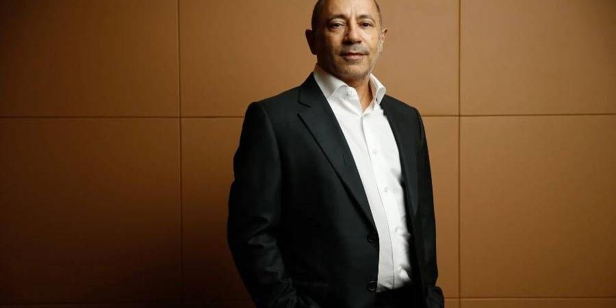 آلان هوارد: أبوظبي تنافس لندن كمركز مالي عالمي - الأول نيوز