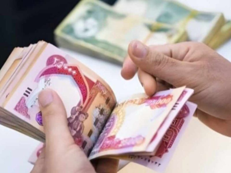 زيادات كبيرة في رواتب المدنيين والعسكريين