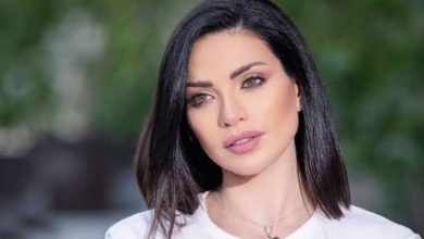 ممثل جرئ يطلب يد داليدا خليل على الهواء