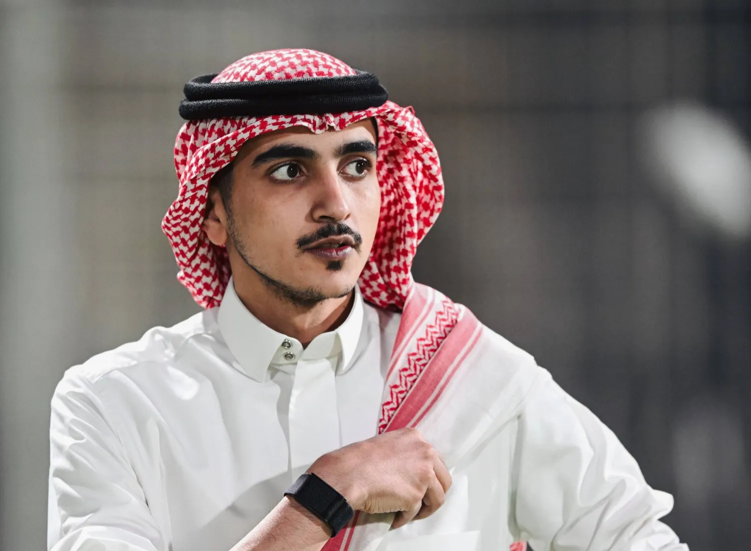 جستنيه يفتح النار على مسؤولي الشباب بسبب تصرفهم مع المنجم