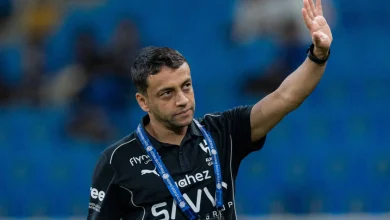 الشلهوب يجذب الأنظار بطريقة رفضه التصريح بعد مباراة الهلال والرائد