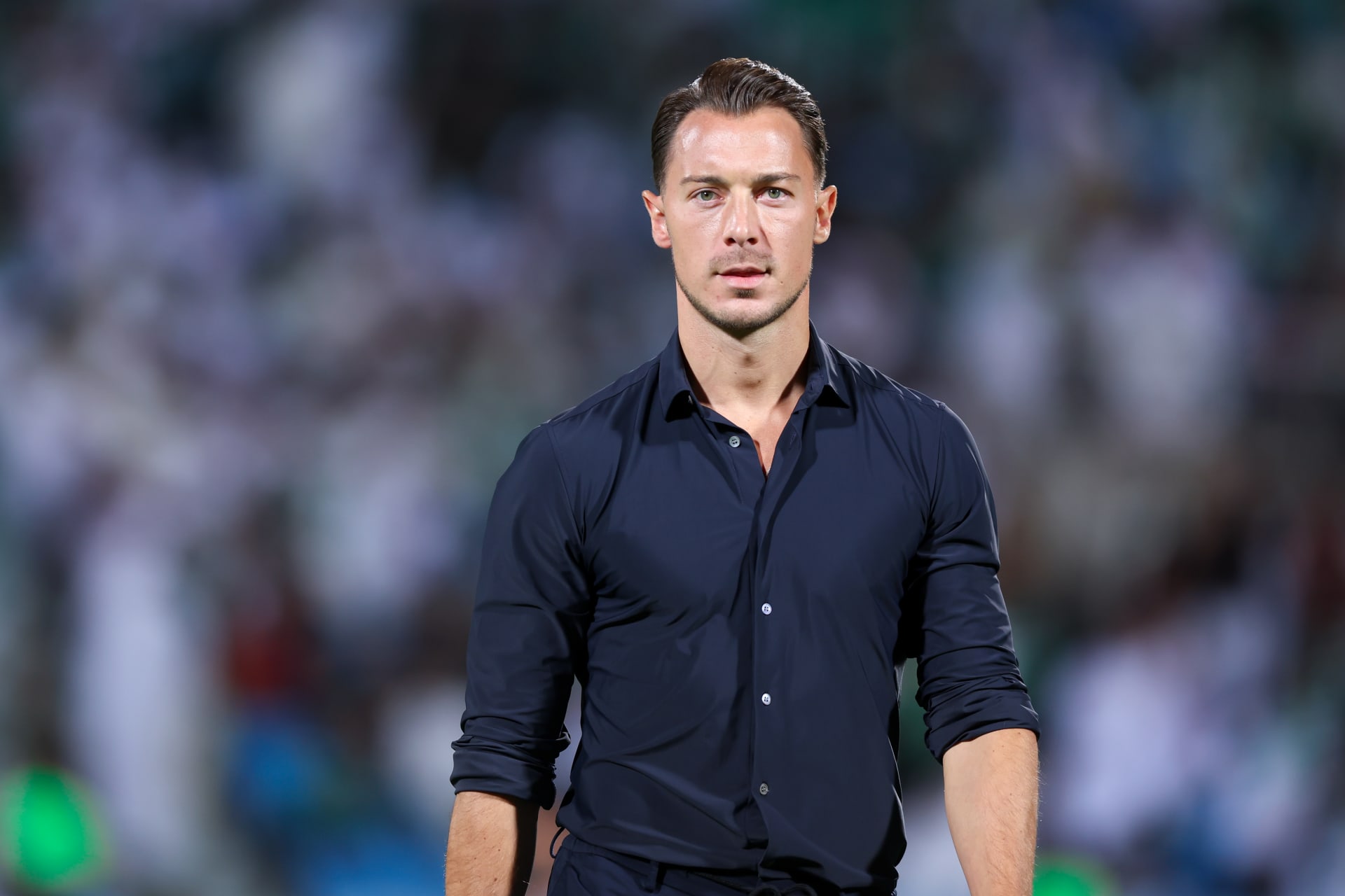 الآسيوية تُغري الهلال لاقتناص المدرب الألماني من الغريم الراقي