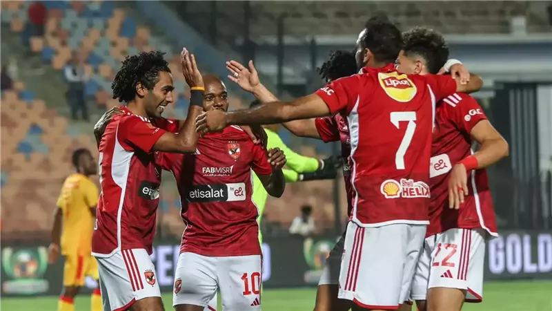 مناقشة عودة لاعب الأهلي السابق للصفوف قبل كأس الأندية