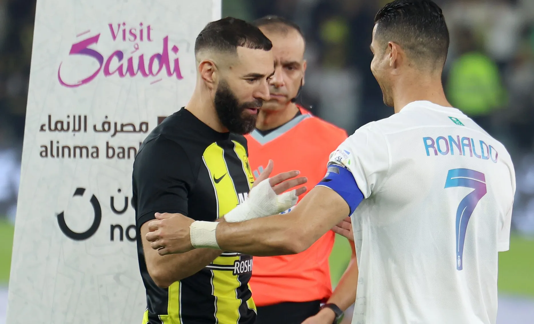 الفوارق كبيرة!! الشيخ يقارن بين رونالدو وبنزيما وتأثيرهم على فرقهم في دوري روشن