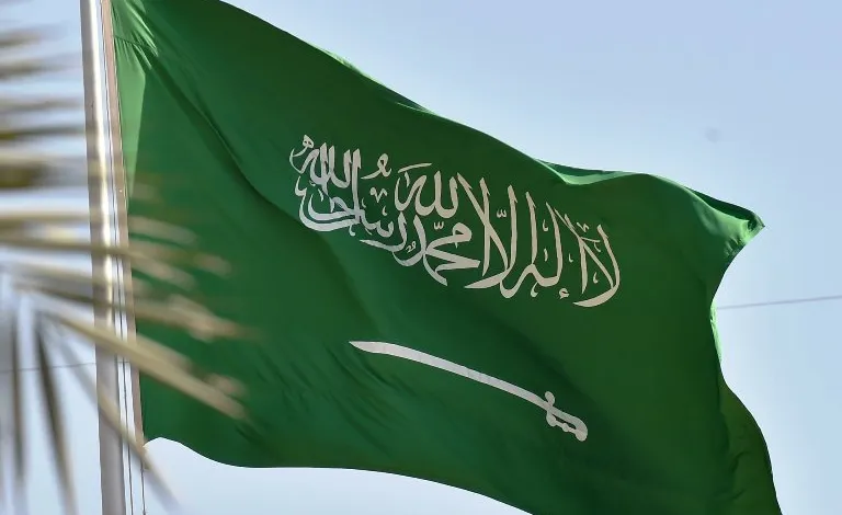 إلغاء توطين 13 مهنة في السعودية والسماح للمقيمين بالعودة للعمل فيها