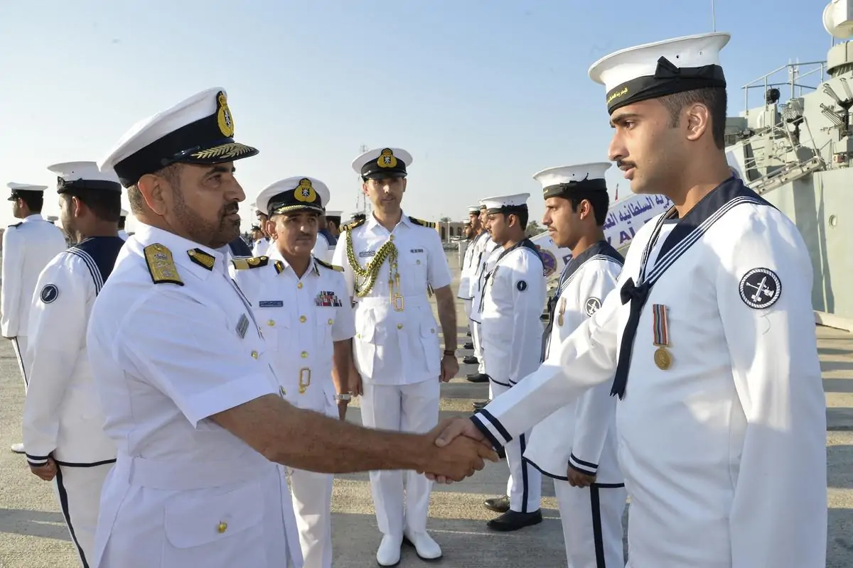 التسجيل في البحرية السلطانية العمانية