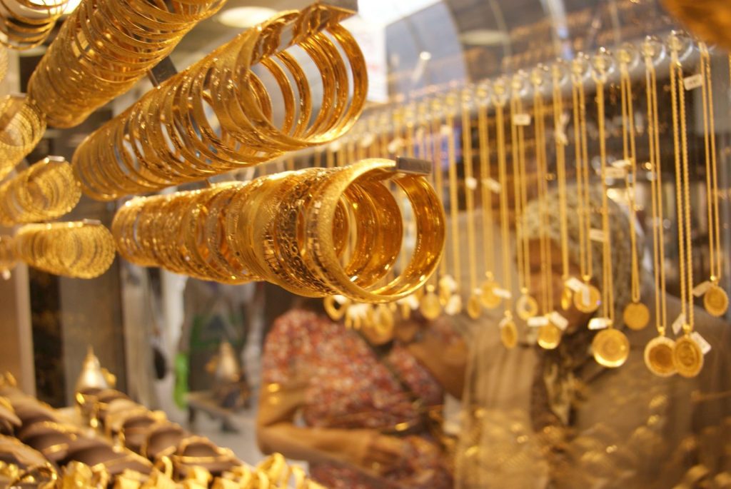 لحظة بلحظة | تابع سعر الذهب في محلات الصاغة المصرية اليوم الاثنين 7/7/2025
